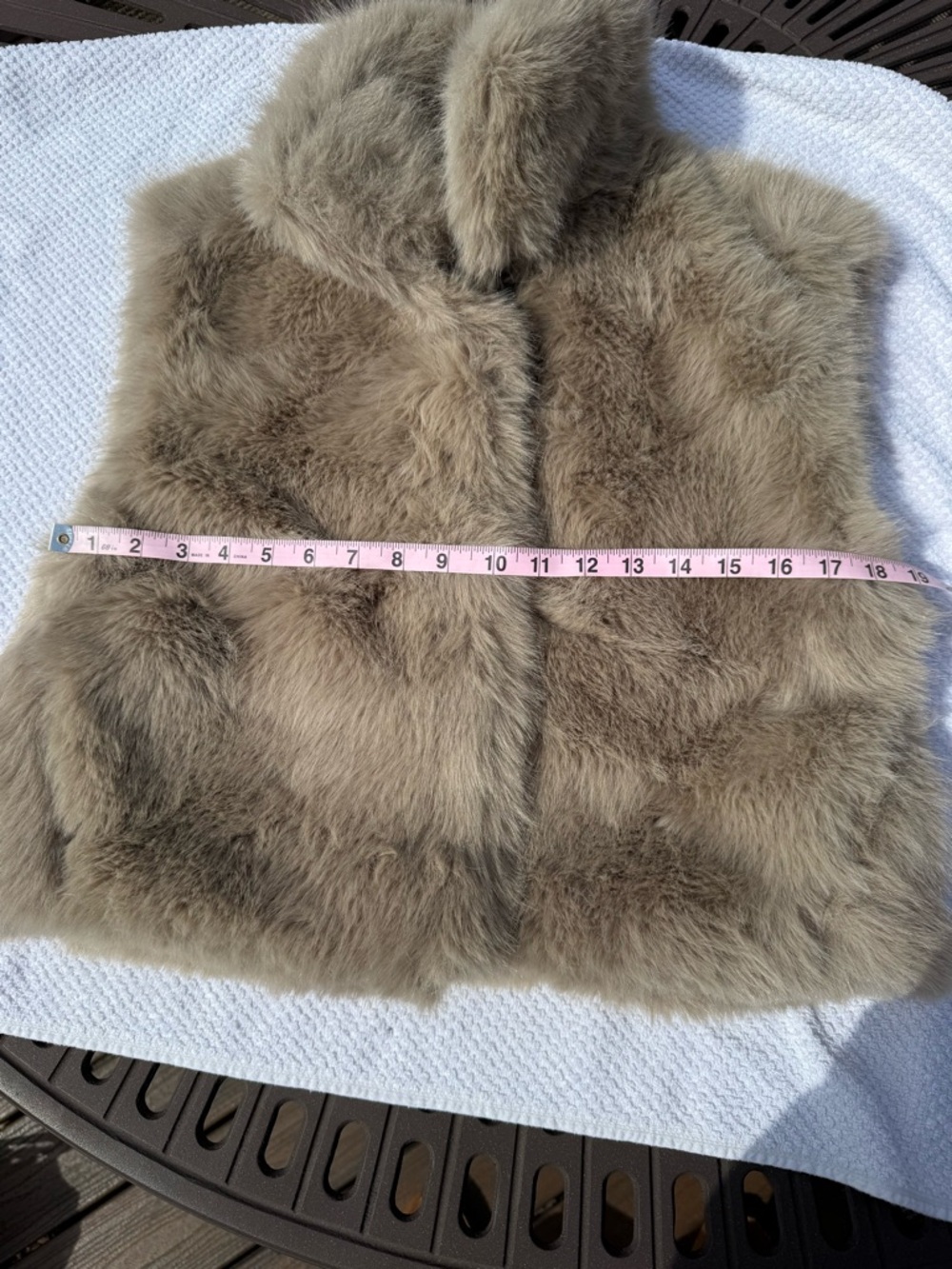 American Eagle Faux Fur Vest , NWT , Sz XS - Picture 5 of 9